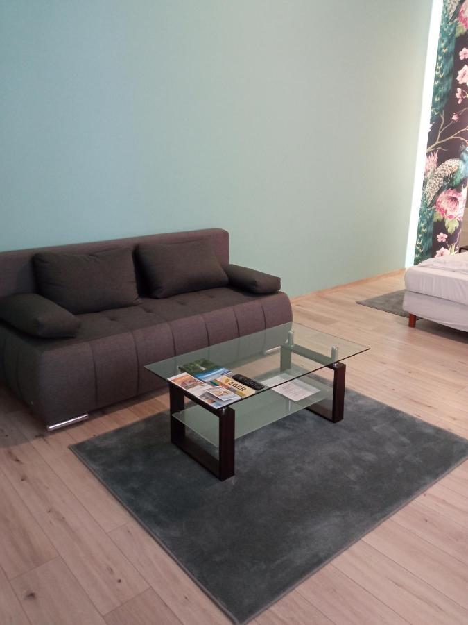 Cherry II Apartman エゲル エクステリア 写真